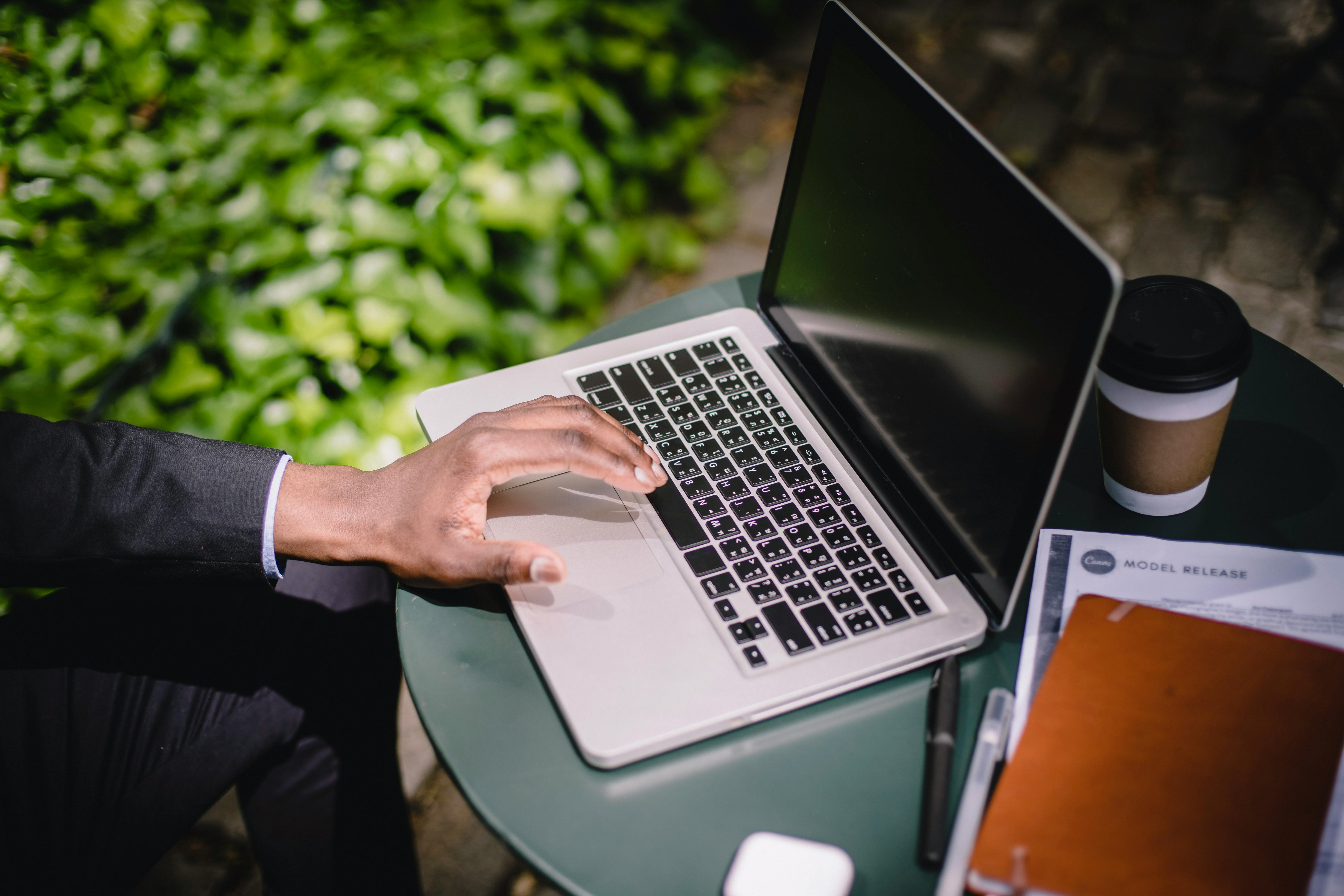 Join Looper and let's (b)eat food waste together!